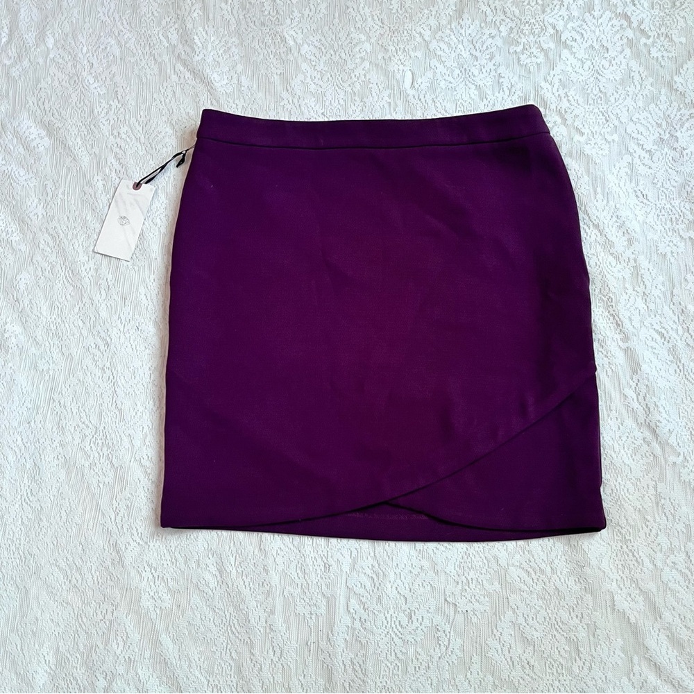 NWT Lila Rose modern fitted  maroon pencil skirt